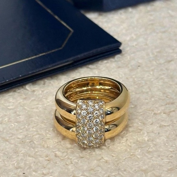 Jewelry - Rare Authentic Chaumet 18K gold ring with diamonds. 16g gold. High class jewelry